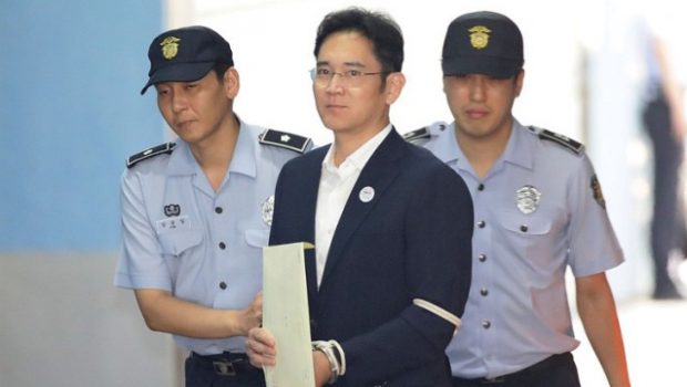 El heredero y vicepresidente de Samsung es condenado a prisión